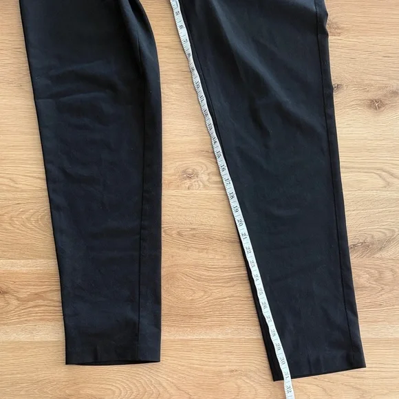 Banana Republic Black Elastic-Waist Chino Joggers - Picture 5 of 7